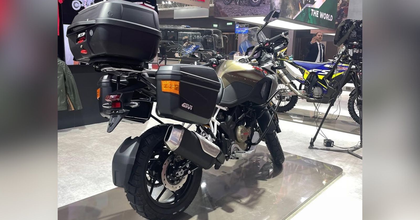 TVS Apache RTX 300